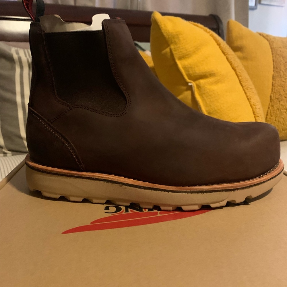 SOLD Redwing steel toe work boots size 10 BRAND NEW